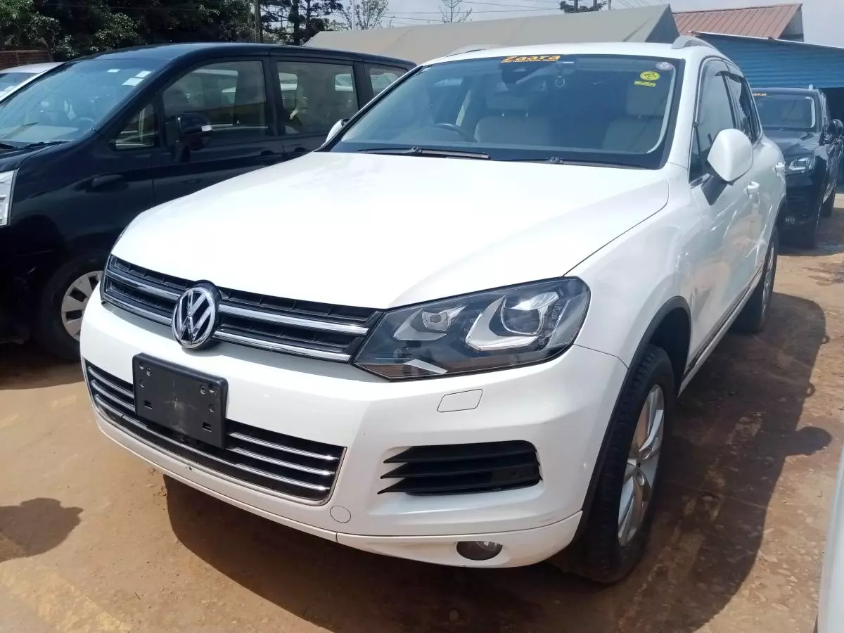 Volkswagen Touareg   - 2011