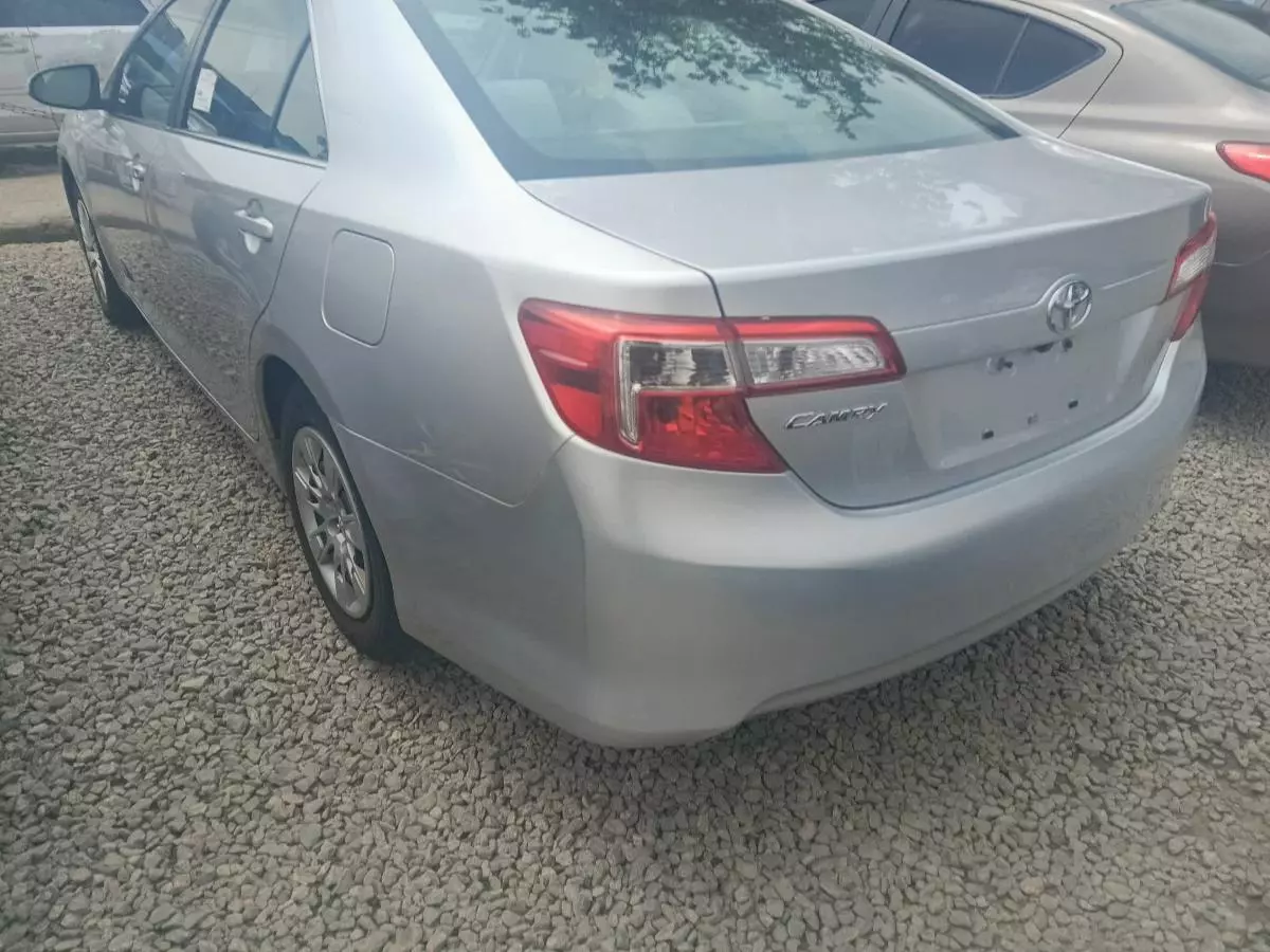 Toyota Camry   - 2013