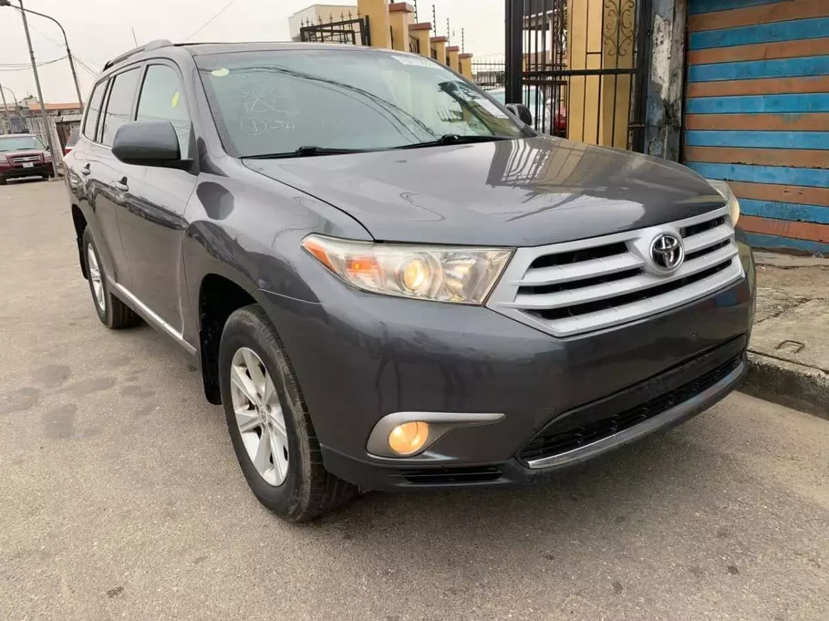 Toyota Highlander   - 2013