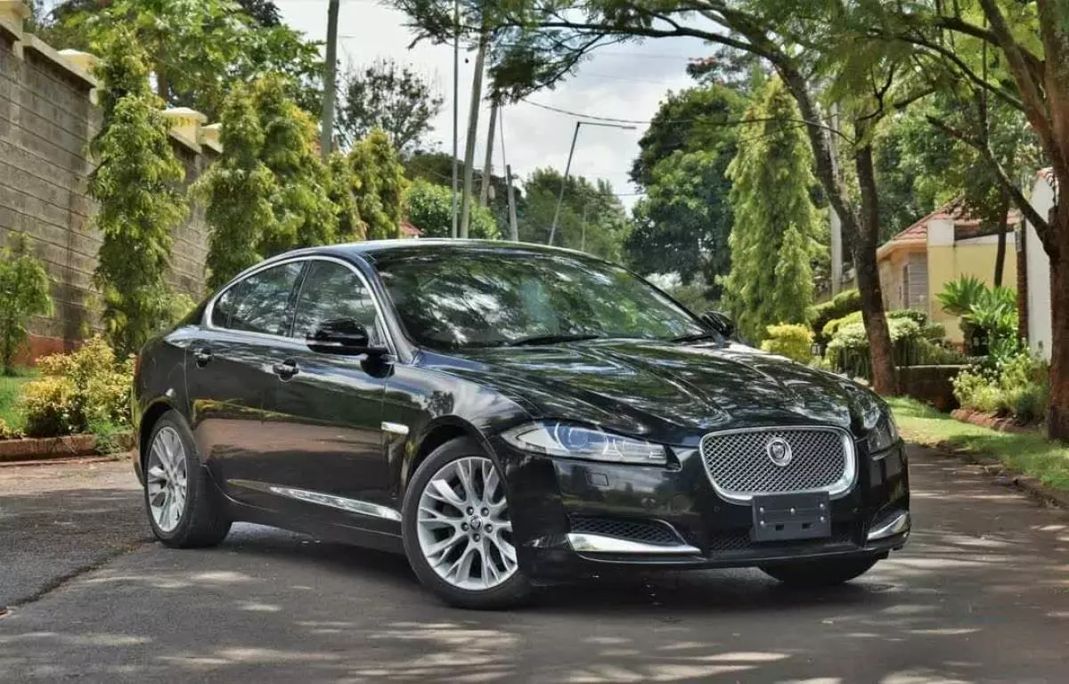 Jaguar XE   - 2013