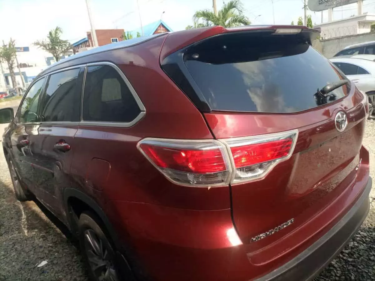 Toyota Highlander - 2015
