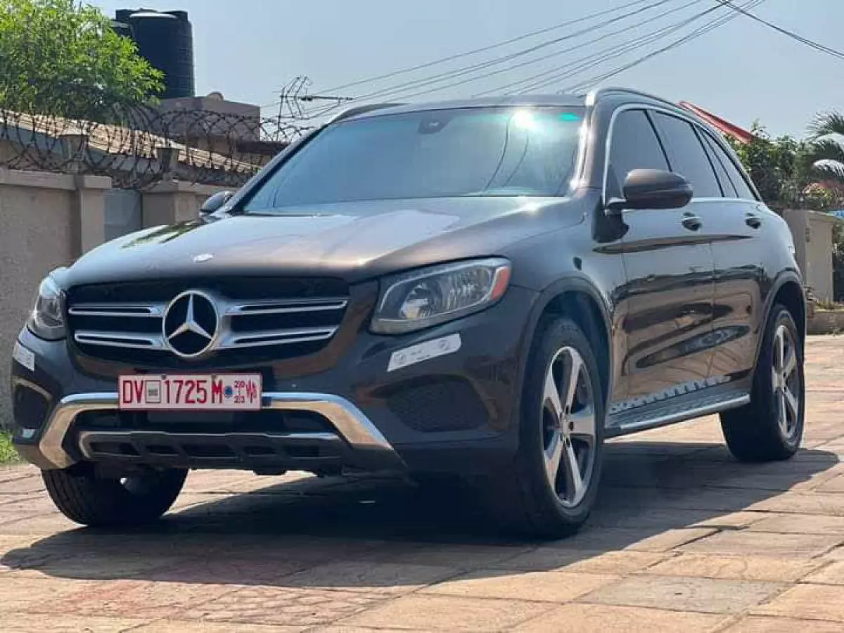 Mercedes-Benz GLC 300   - 2016