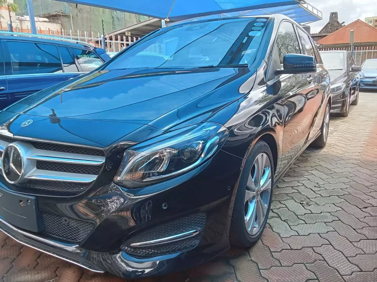 Mercedes-Benz B 180   - 2017