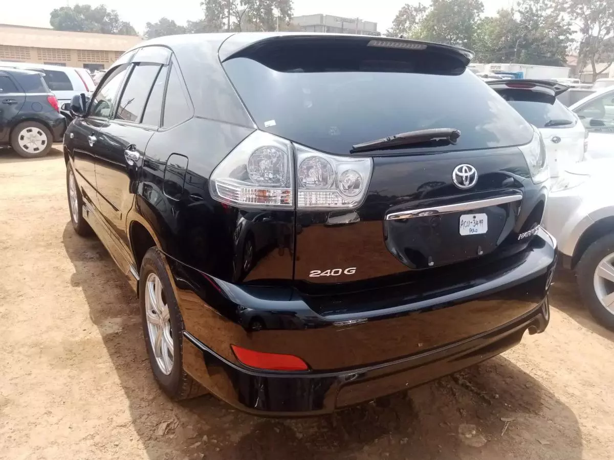 Toyota Harrier   - 2009