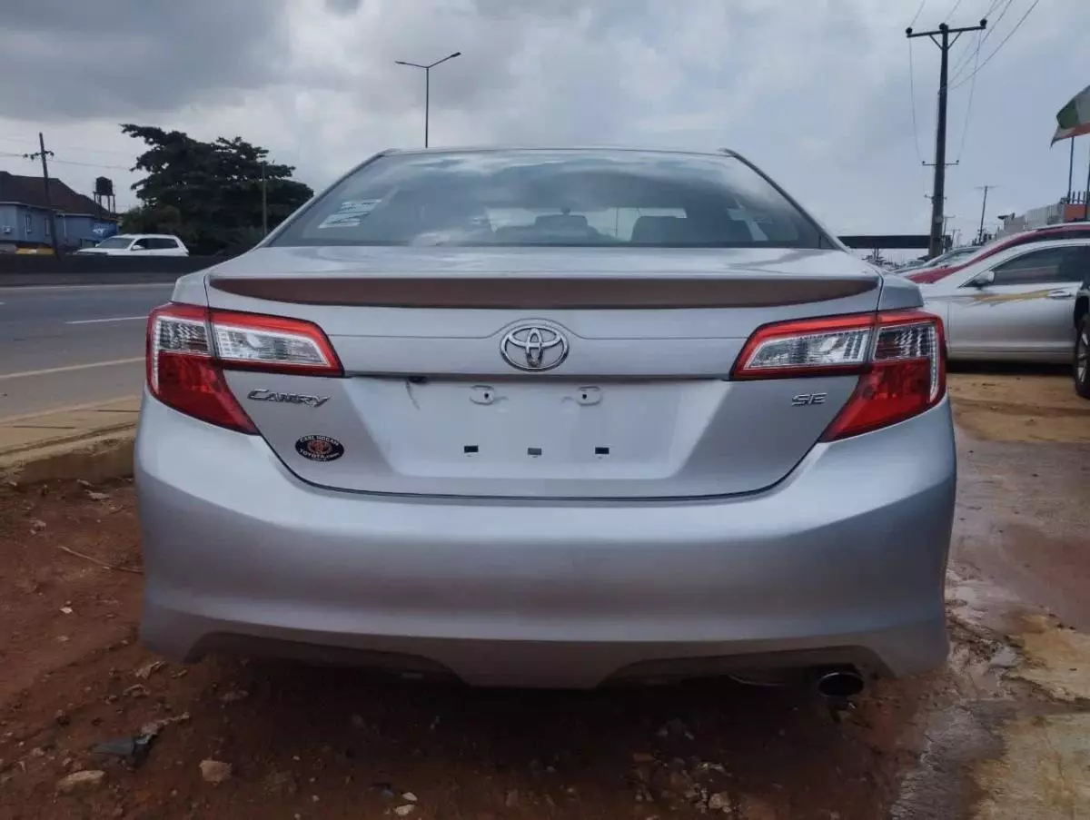 Toyota Camry   - 2014