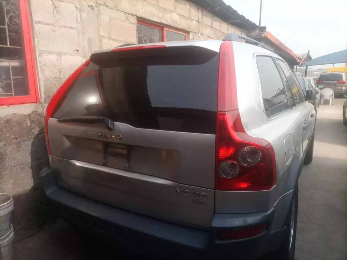 Volvo XC90 - 2004