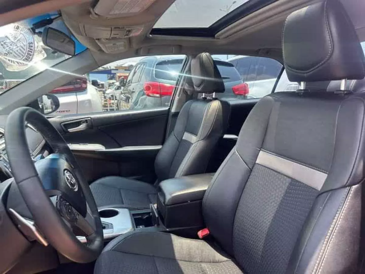 Toyota Camry   - 2014