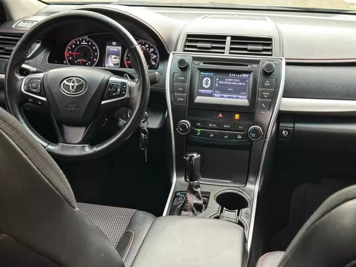 Toyota Camry   - 2016