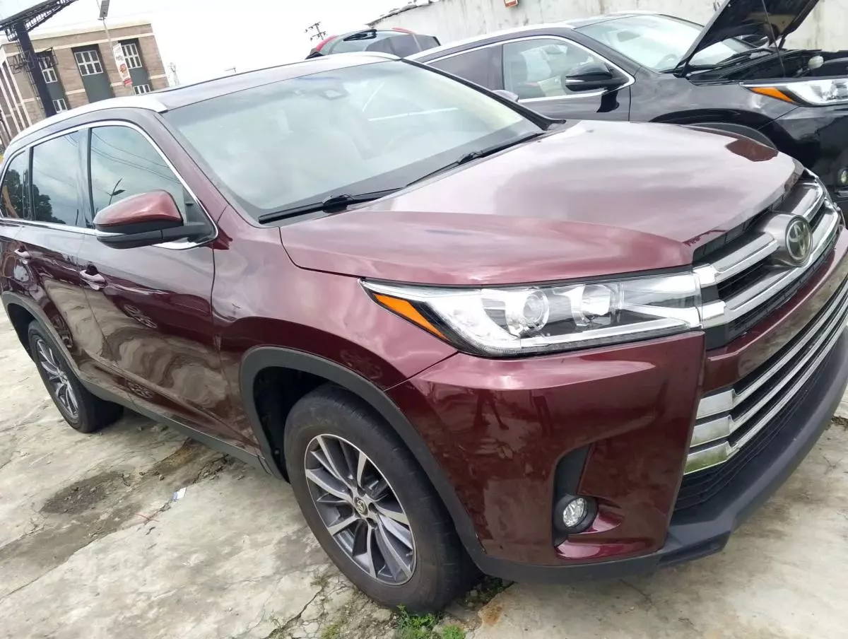 Toyota Highlander   - 2019