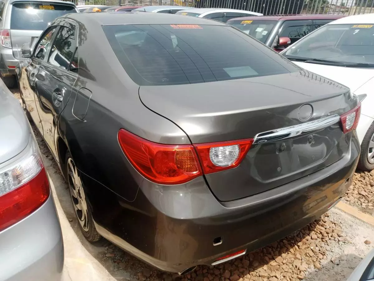 Toyota Mark X - 2014