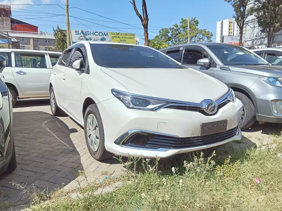 Toyota Auris   - 2016