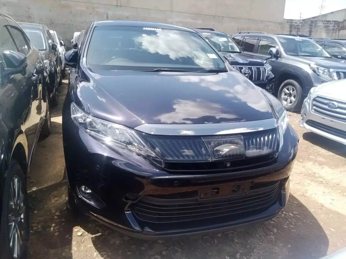 Toyota Harrier   - 2015