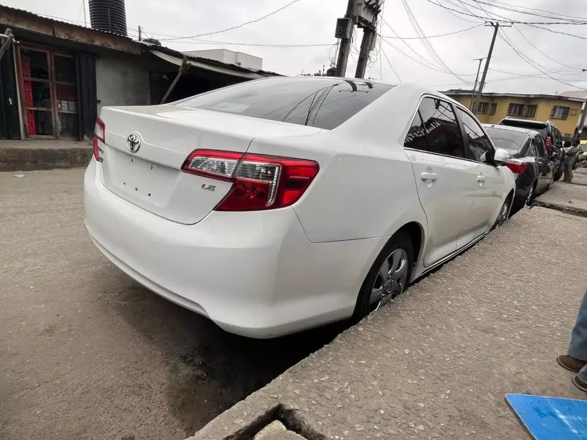 Toyota Camry   - 2012