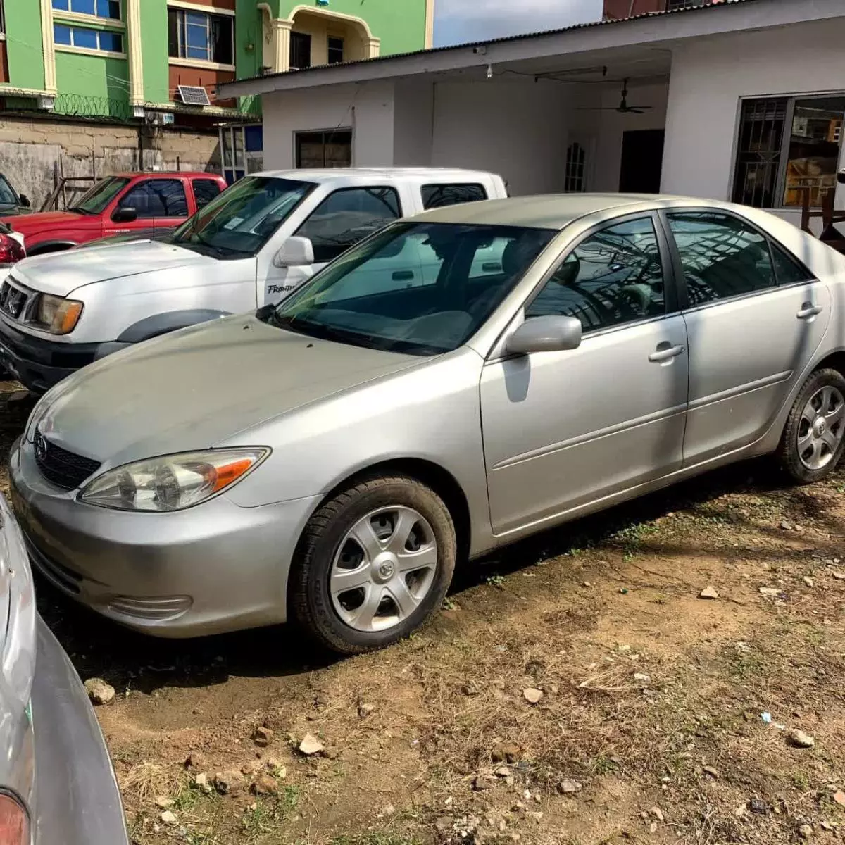 Toyota Camry   - 2004