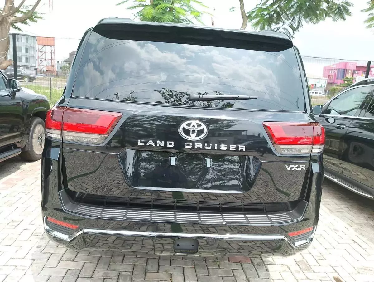 Toyota  Land Cruiser VXR V8   - 2021