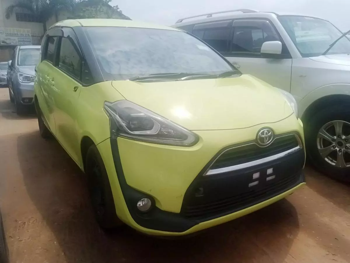 Toyota Sienta Hybrid    - 2016