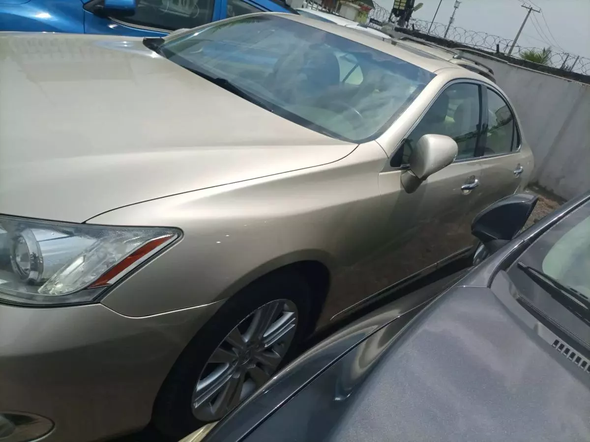 Lexus ES 350 - 2010