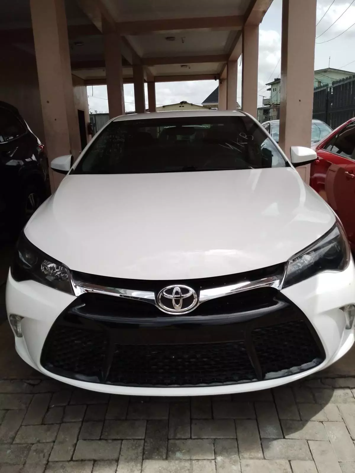 Toyota Camry   - 2016