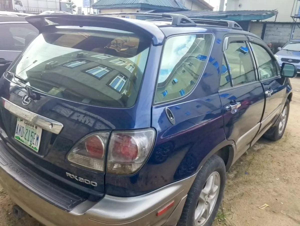 Lexus RX 300   - 2001