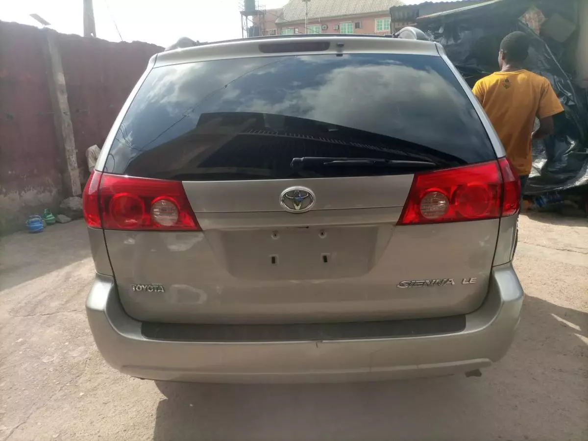 Toyota Sienna - 2008