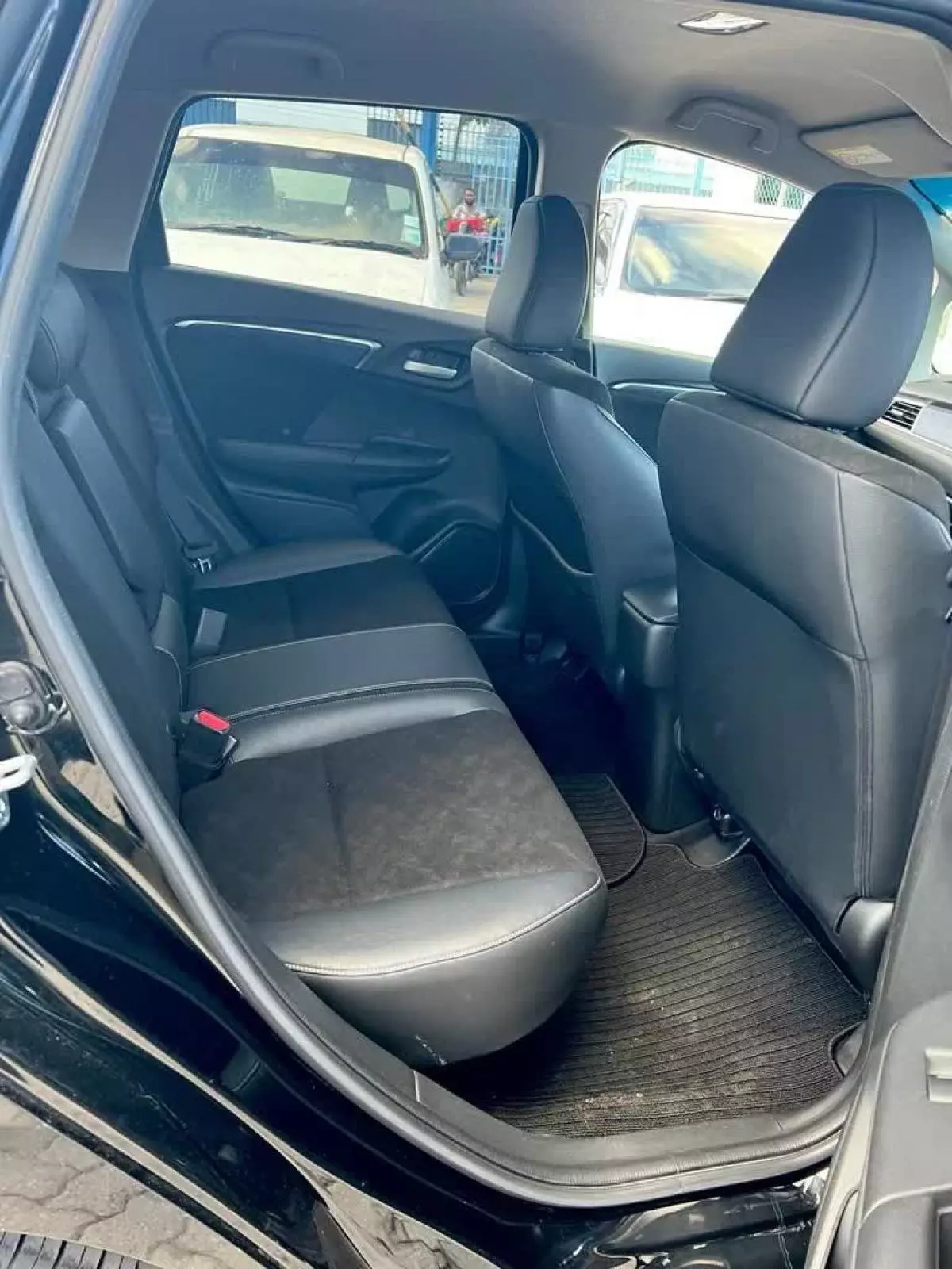 Honda Fit shuttle  - 2016