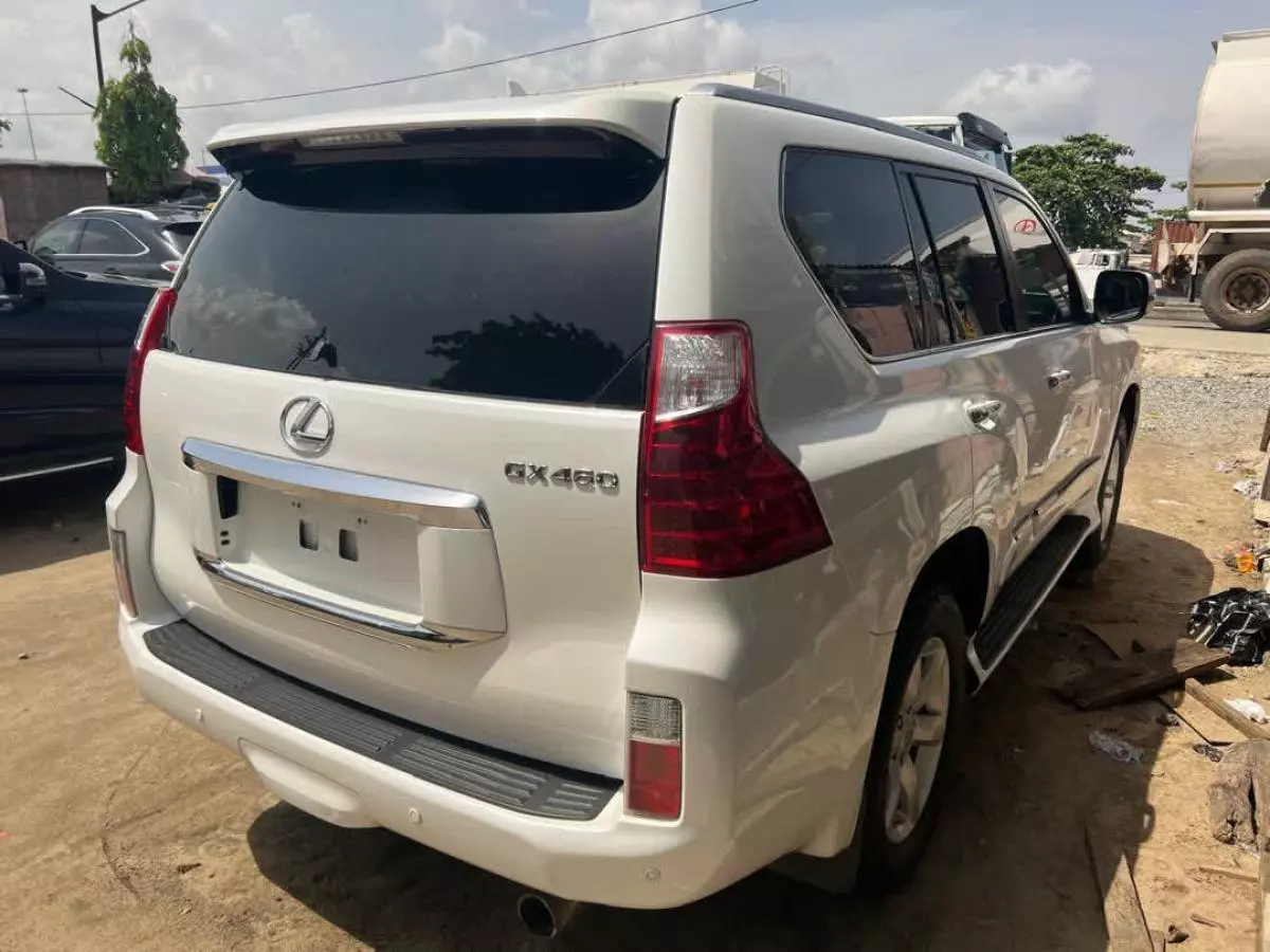 Lexus GX 460   - 2011