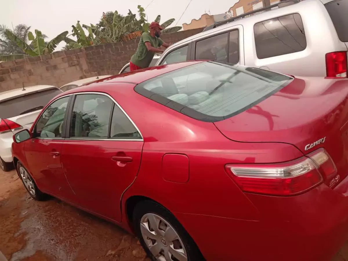 Toyota Camry - 2009