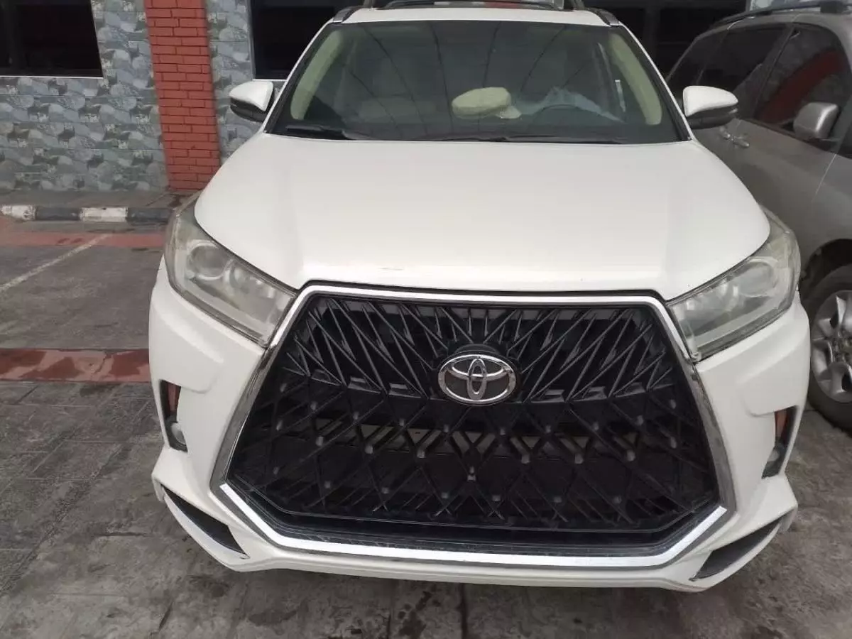 Toyota Highlander   - 2014