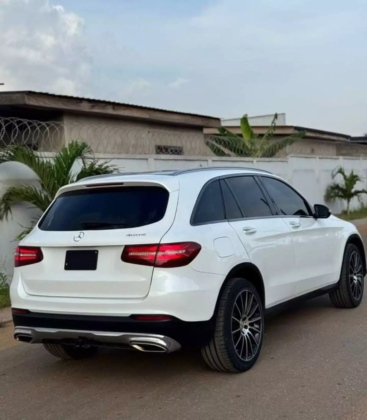 Mercedes-Benz GLC 300   - 2018