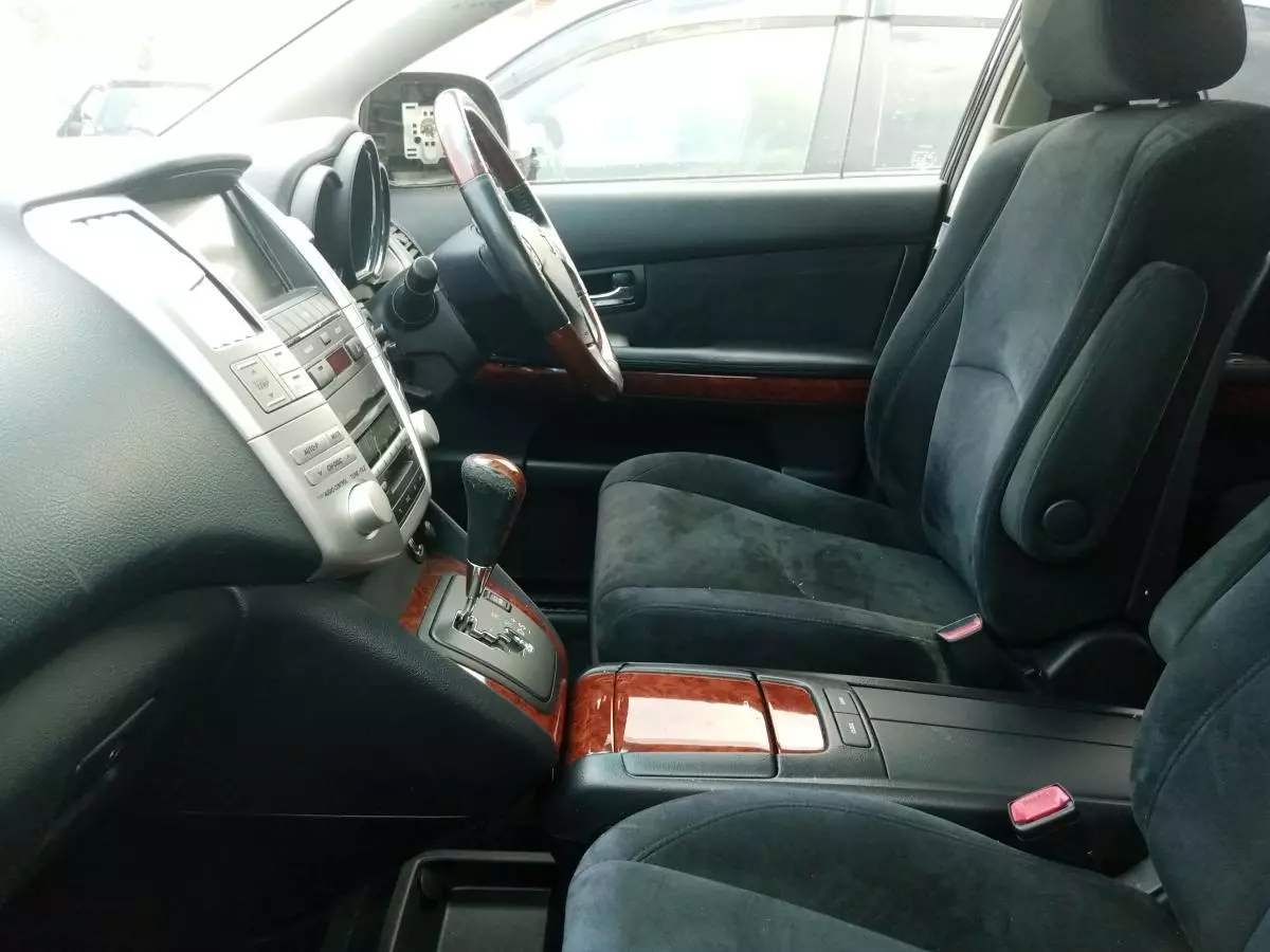 Toyota Harrier   - 2011