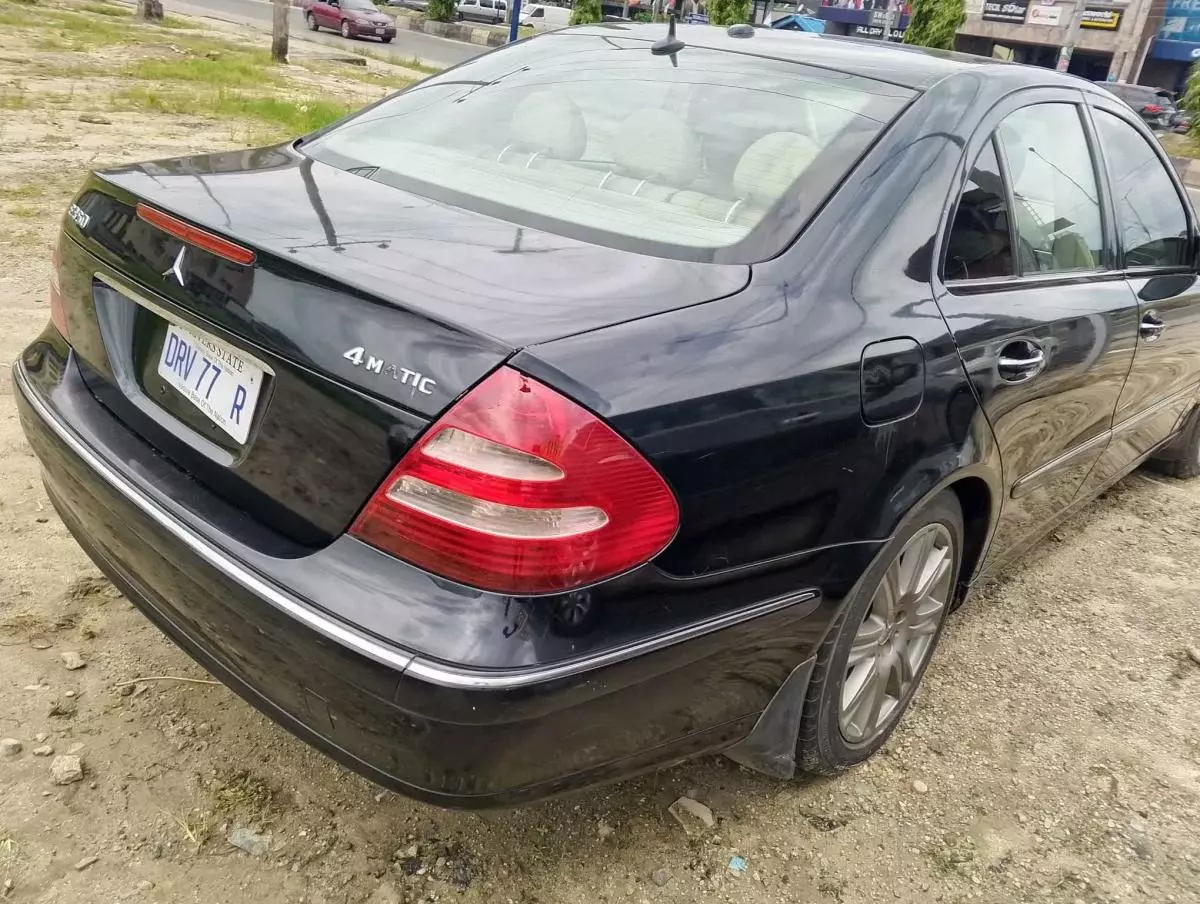 Mercedes-Benz E 350   - 2004