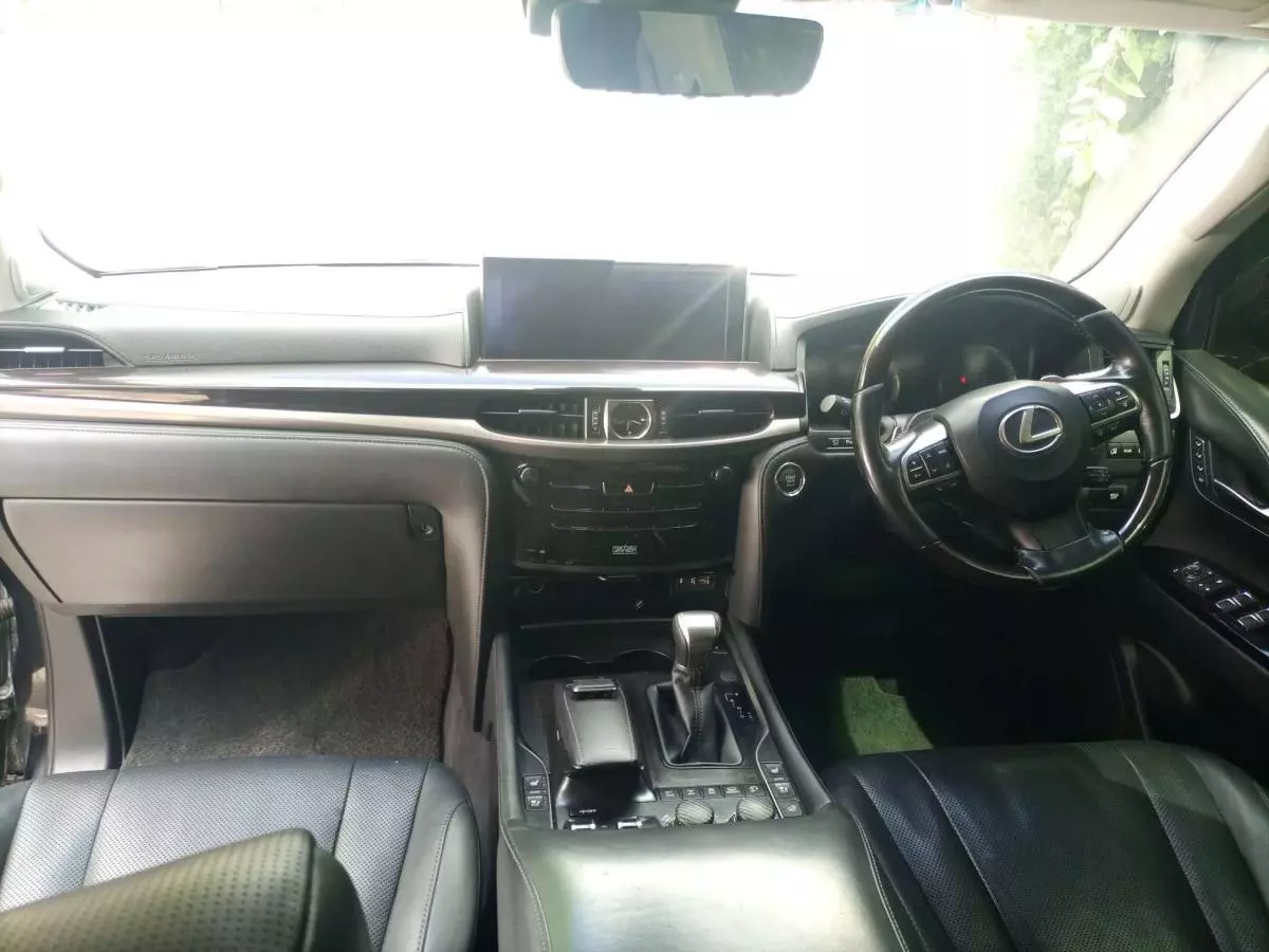 Lexus LX 570   - 2015