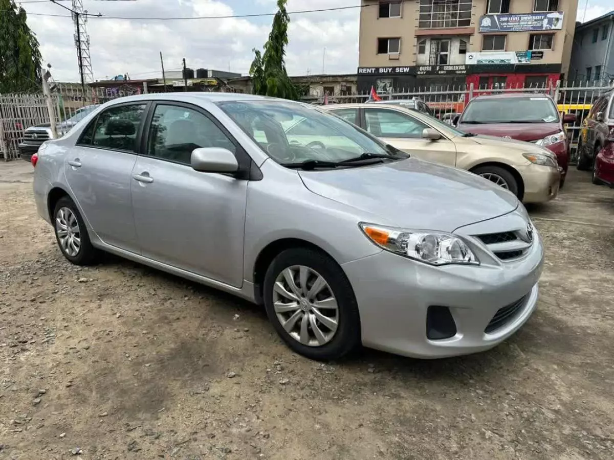 Toyota Corolla - 2012