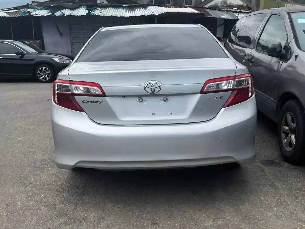 Toyota Camry   - 2013