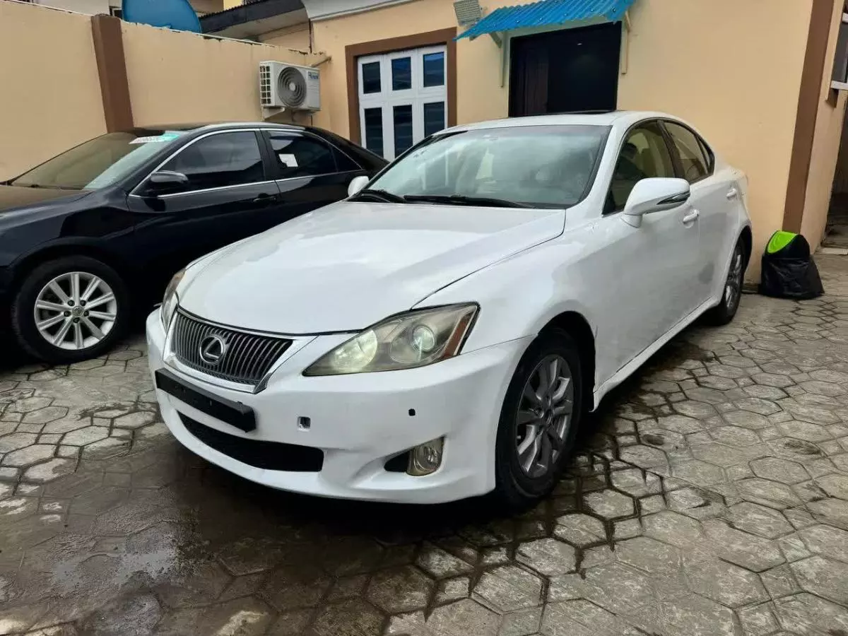 Lexus IS 250   - 2010