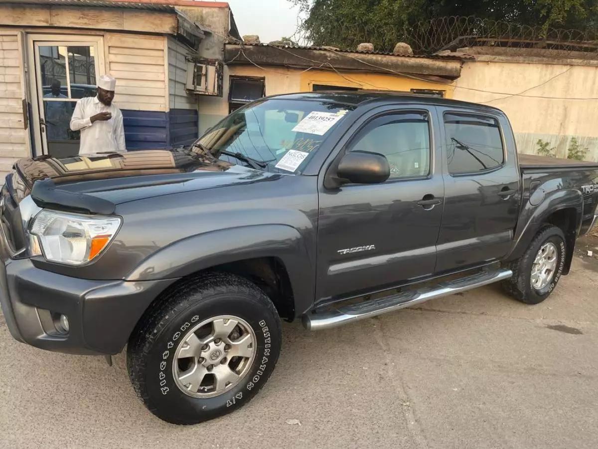 Toyota Tacoma   - 2015