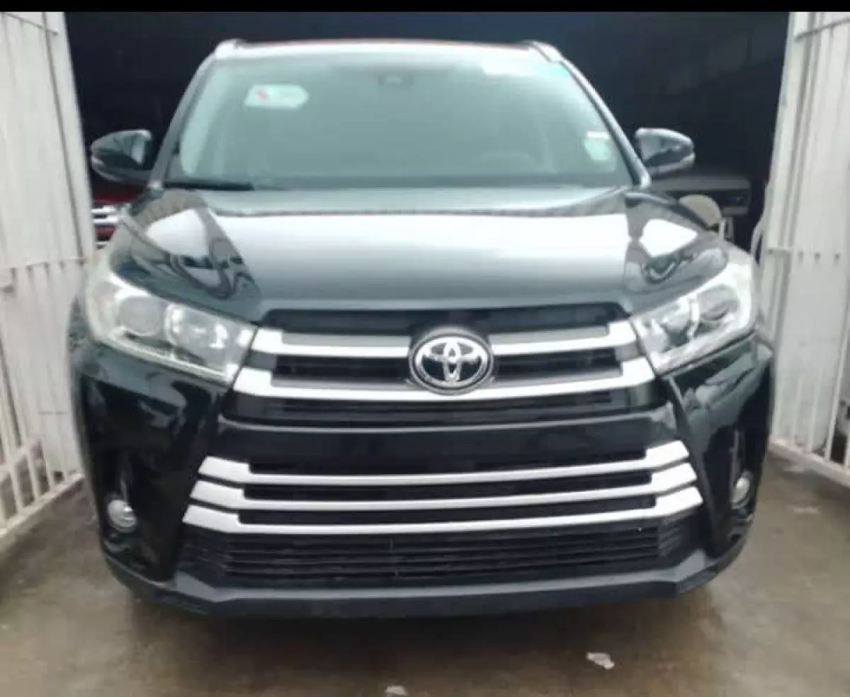 Toyota Highlander   - 2019