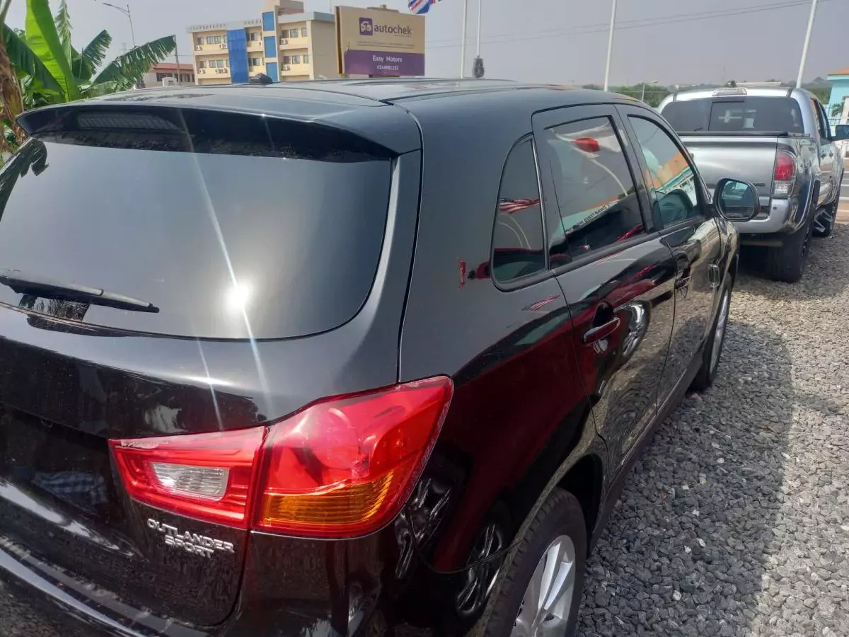 Mitsubishi Outlander GLX - 2015