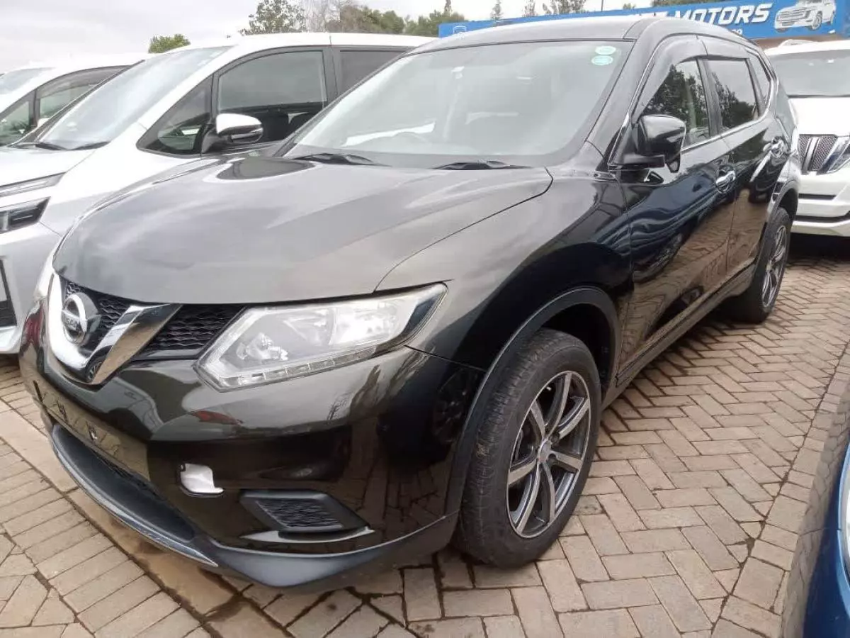 Nissan X-TRAIL - 2016