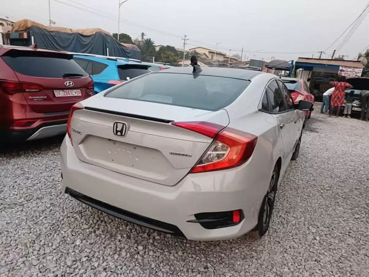 Honda Civic   - 2016