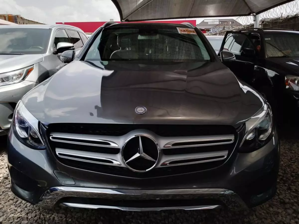 Mercedes-Benz GLC 300   - 2016