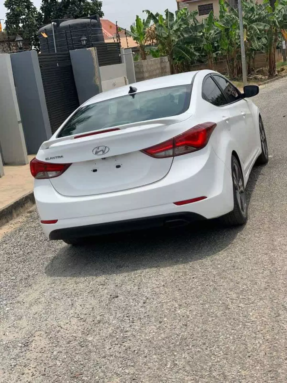 Hyundai Elantra   - 2016