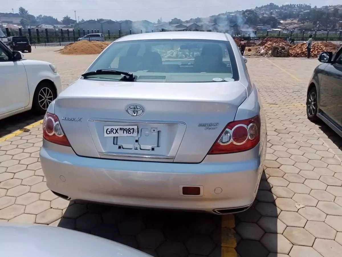 Toyota Mark X   - 2009