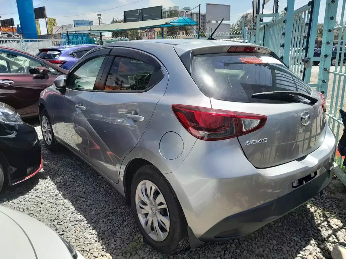Mazda Demio  - 2015