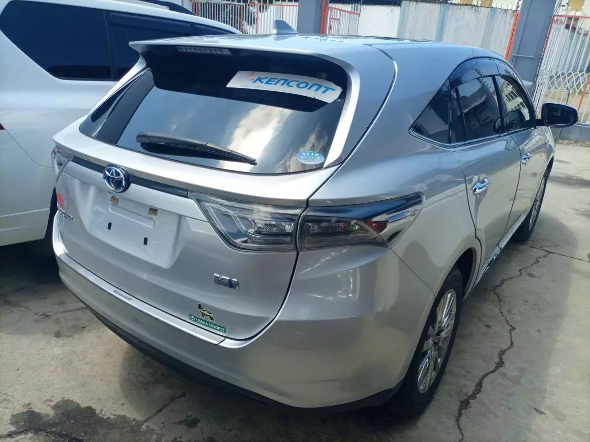 Toyota Harrier hybrid  - 2016