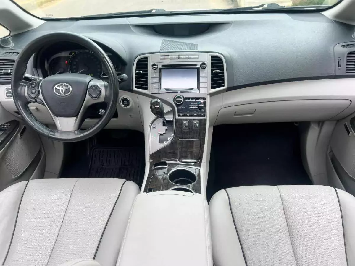 Toyota Venza   - 2015