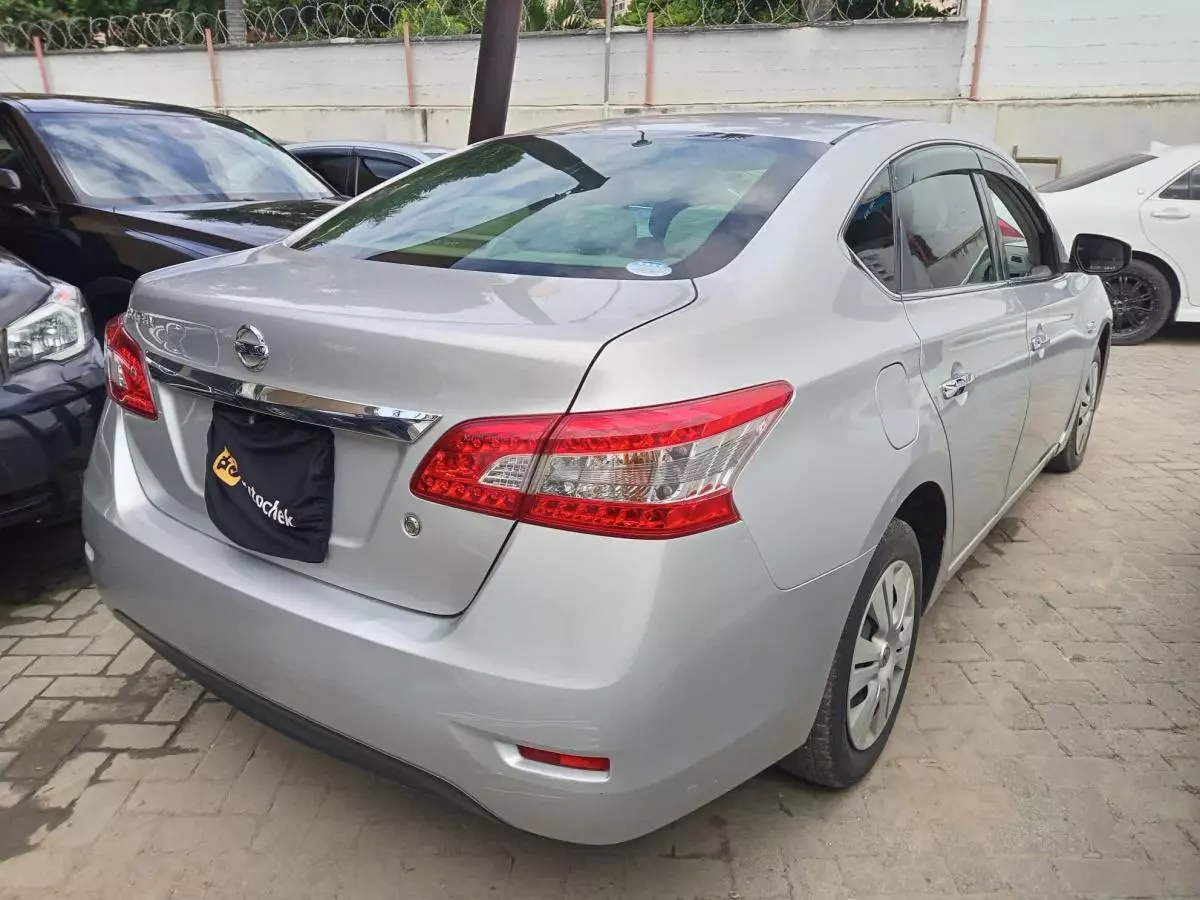 Nissan Sylphy   - 2015