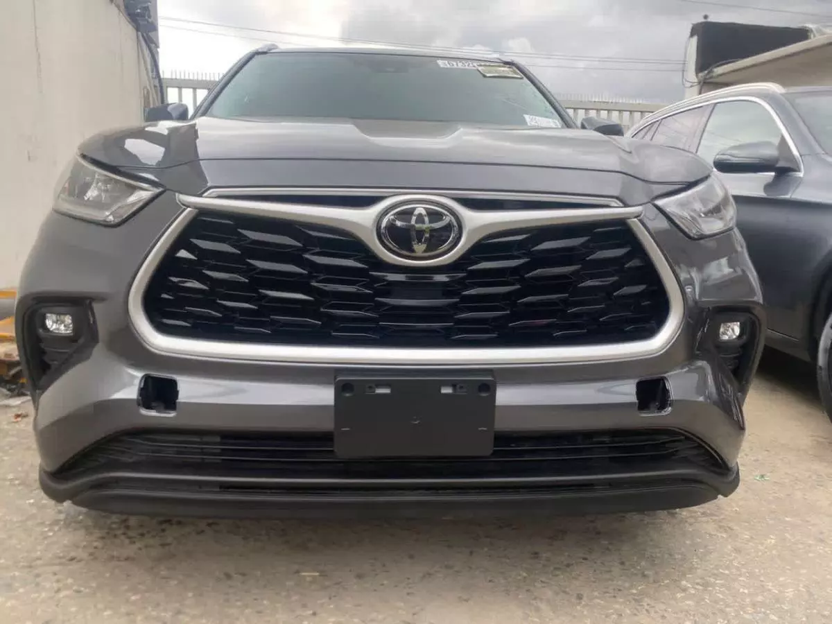 Toyota Highlander   - 2020