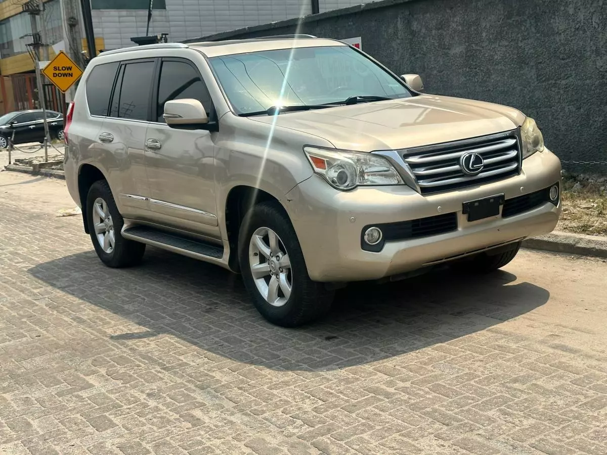 Lexus GX 460   - 2012