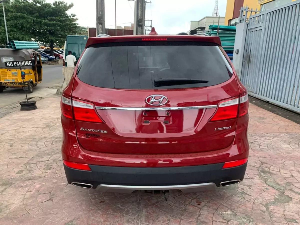 Hyundai Santa Fe   - 2013